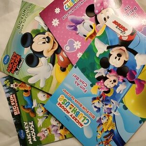 Mickey Mouse Coloring and‎ Activity Book Set